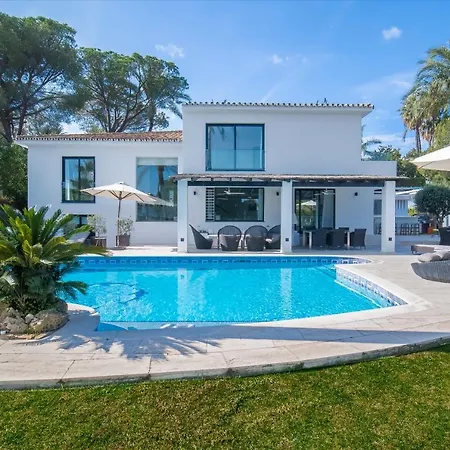 Villa Mike *